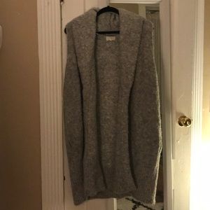 LAST CHANCE WILL BE DONATED Long line sweater vest